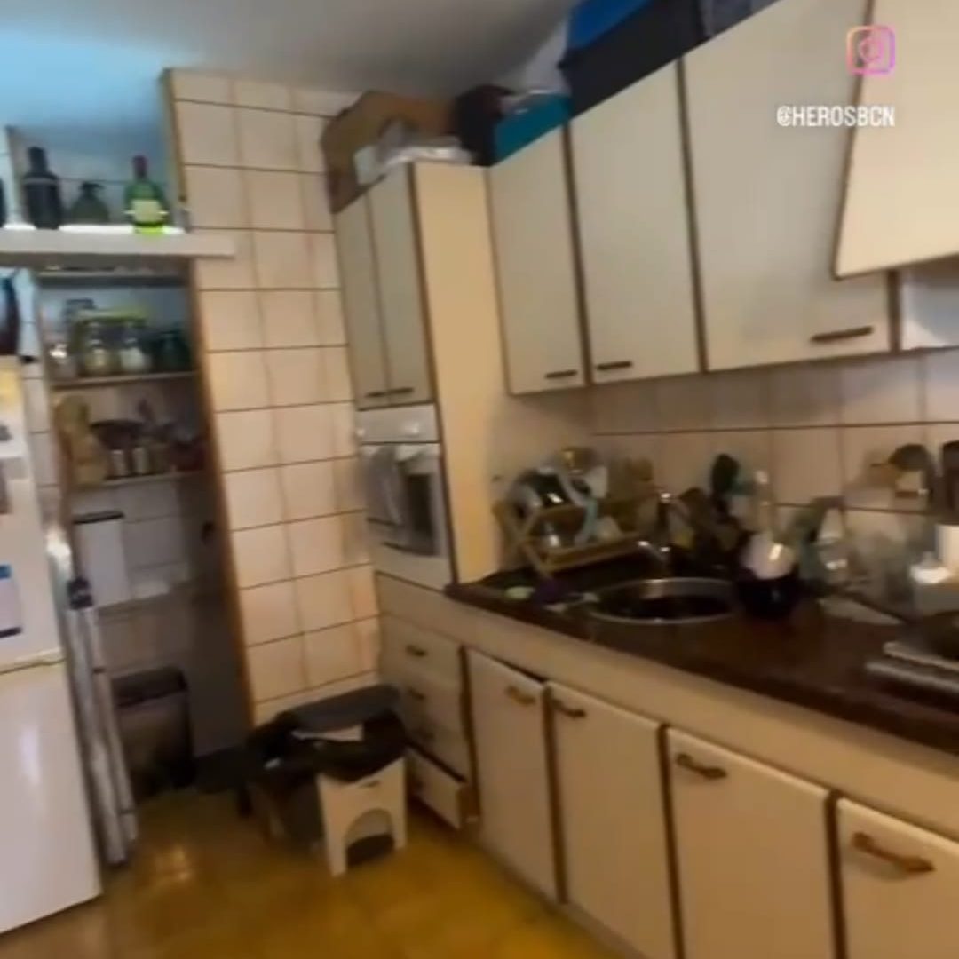 Cocina antigua en Castellbisbal antes de la reforma – Muebles anticuados y distribución poco funcional