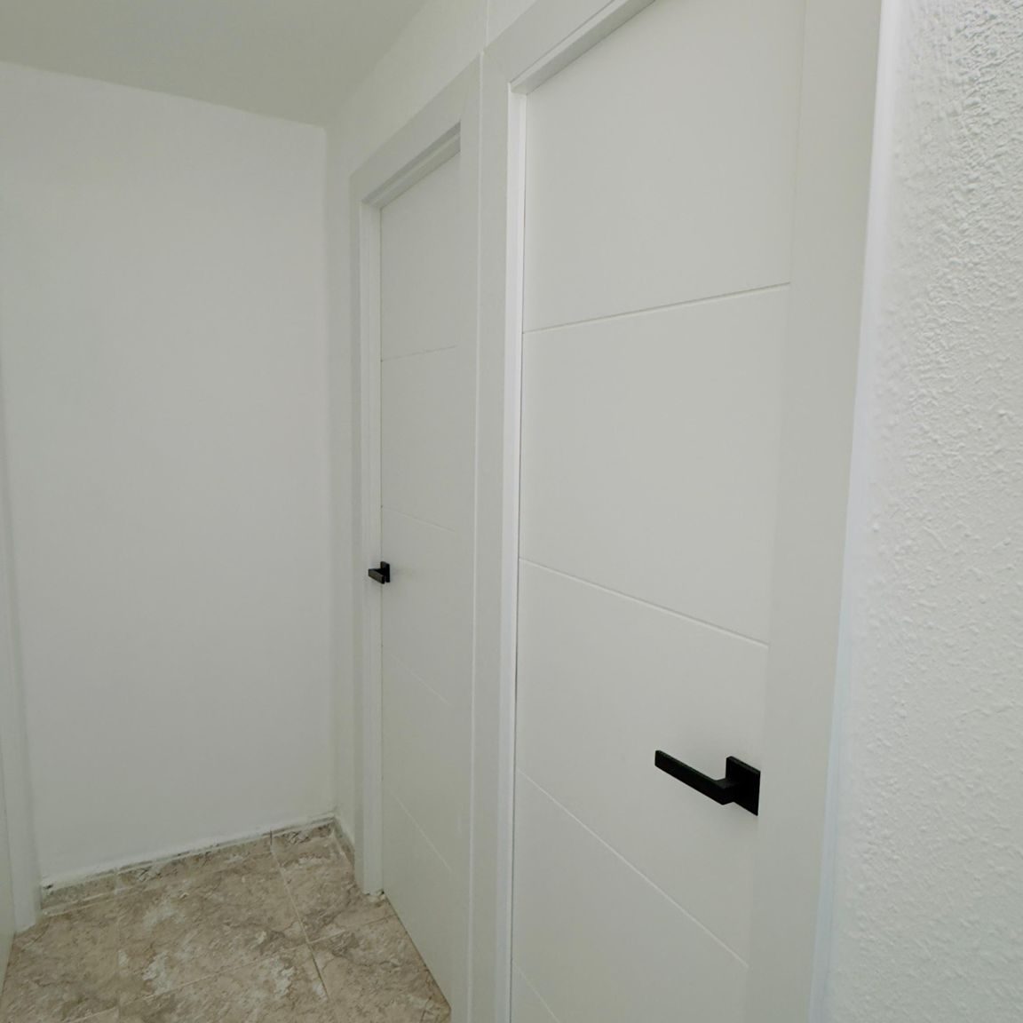 cambio de puertas en l´hospitalet para Eduardo y Miriam 5